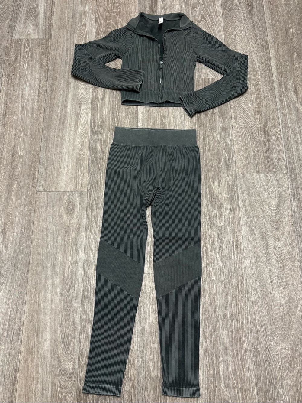 Women’s High-Waist Leggings & Cropped Zip Jacket Set - Green